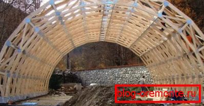 Structura arcuită din lemn