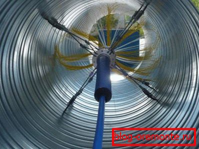 Procesul de perforare a unei rufe blocante cu o perie de plastic
