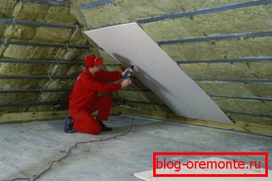 Procesul de instalare a vatei minerale pe grinzi