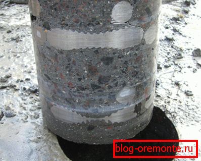 Coroana de diamant a trecut beton și armătură. Coroana de diamant a trecut beton și armătură.
