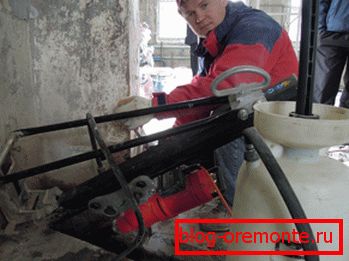 Diamantul de găurire diamantat în beton la un unghi Diamantul de găurire diamantat în beton la un unghi