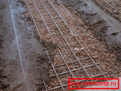 Becuri de beton cu bază metalică Becuri de beton cu bază metalică