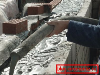 Datorită structurii celulare, va fi nevoie de 3 ori mai puțin ciment pentru a umple golurile decât cu soluții convenționale. Datorită structurii celulare, va fi nevoie de 3 ori mai puțin ciment pentru a umple golurile decât cu soluții convenționale.