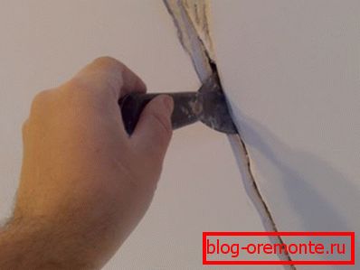 Crăpătura diagonală la joncțiunea masei de beton cu diferite perioade de îngheț Crăpătura diagonală la joncțiunea masei de beton cu diferite perioade de îngheț