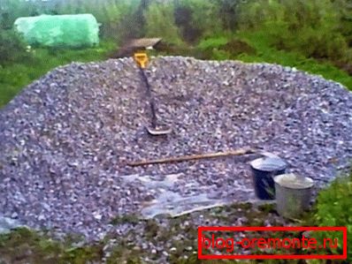 Pentru construcția rezidențială este destul de adecvată pietriș obișnuit. Pentru construcția rezidențială este destul de adecvată pietriș obișnuit.