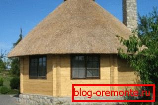 Cameră ecologică, confortabilă și frumoasă, cu acoperiș de acoperiș. Cameră ecologică, confortabilă și frumoasă, cu acoperiș de acoperiș.