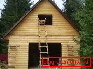 Fotografia unei case construite folosind bare de imitație. Fotografia unei case construite folosind bare de imitație.