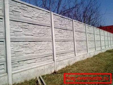 Fotografia unui gard frumos din beton Fotografia unui gard frumos din beton