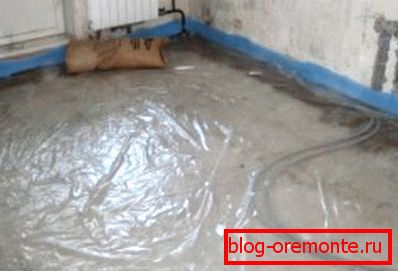 Utilizarea filmului pentru a crea o impermeabilizare Utilizarea filmului pentru a crea o impermeabilizare