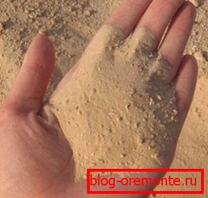 Folosiți numai nisip curățat și spălat. Folosiți numai nisip curățat și spălat.