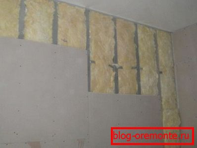 Atât la instalarea căptușelii, cât și la instalarea cartonului de gips, este posibilă încălzirea suplimentară Atât la instalarea căptușelii, cât și la instalarea cartonului de gips, este posibilă încălzirea suplimentară
