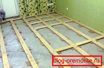 Placaj de rasinoase