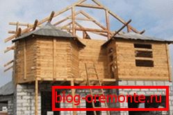Casă combinată - bloc de spumă și lemn în același timp Casă combinată - bloc de spumă și lemn în același timp