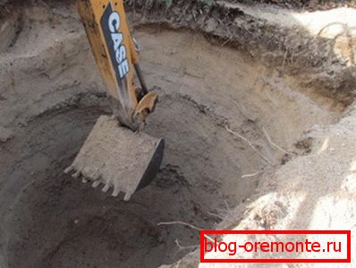 Excavația este mult mai ușoară și mai convenabilă pentru a săpa cu un excavator mic