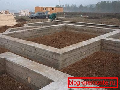 Panglica pentru construirea unei case din lemn. Panglica pentru construirea unei case din lemn.