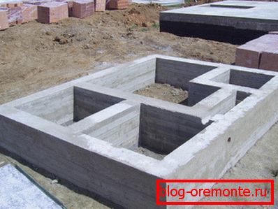 Fundația turnată - cea mai comună construcție Fundația turnată - cea mai comună construcție