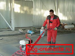 Cel mai bine este să aliniați suprafața cu un dispozitiv special care poate fi închiriat. Cel mai bine este să aliniați suprafața cu un dispozitiv special care poate fi închiriat.