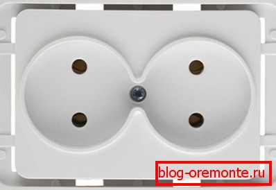 Model cu două prize pentru conector Model cu două prize pentru conector