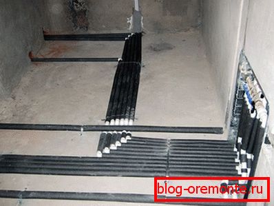 Montarea conductelor de polipropilenă pe podeaua caldă
