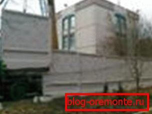 Instalarea se face cu ajutorul unei macarale Instalarea se face cu ajutorul unei macarale