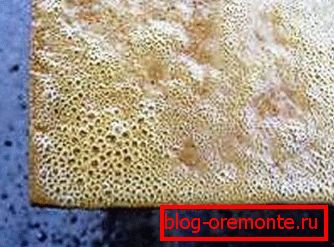 În această fotografie puteți vedea cum trebuie să se spumeze solventul. În această fotografie puteți vedea cum trebuie să se spumeze solventul.