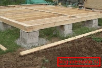În construcția de tip coloană finalizată prin fotografie În construcția de tip coloană finalizată prin fotografie