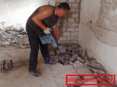 În fotografie - auto-îndepărtarea podelei din beton În fotografie - auto-îndepărtarea podelei din beton