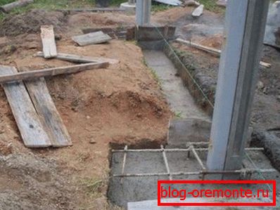 În stâlpii de betonare În stâlpii de betonare
