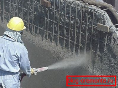 Aplicarea betonului pe un plan vertical Aplicarea betonului pe un plan vertical