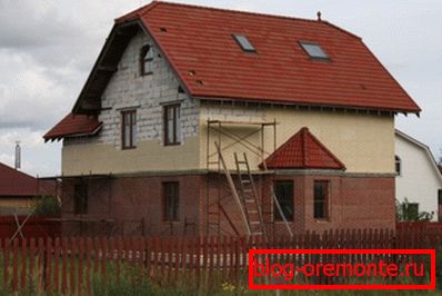 Decorare exterioară a casei de beton gazos - o procedură obligatorie. Decorare exterioară a casei de beton gazos - o procedură obligatorie.