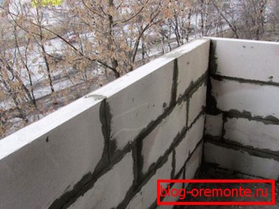 Parapet nou de blocuri de spumă