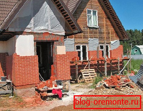 căptușeală строения кирпичом
