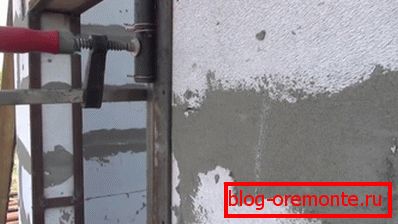 Înainte de a începe lucrările, este necesar să sigilați cu atenție toate rosturile cu mortar de ciment. Înainte de a începe lucrările, este necesar să sigilați cu atenție toate rosturile cu mortar de ciment.