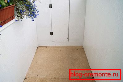 Baza panoului de pe balcon