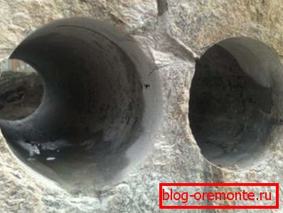 Structura poroasă poate fi văzută prin forarea diamantelor în găurile de beton Structura poroasă poate fi văzută prin forarea diamantelor în găurile de beton