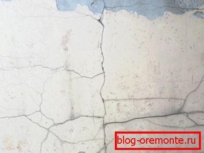 Consecințele umidității excesive a pereților. Consecințele umidității excesive a pereților.