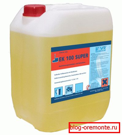 Este vândut în astfel de containere în volum de la 1 la 10 litri. Este vândut în astfel de containere în volum de la 1 la 10 litri.