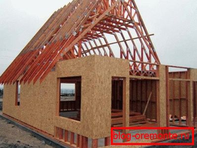 Procesul de construire a unei case de panouri. Procesul de construire a unei case de panouri.