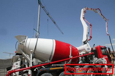 Autocompactarea betonului livrată de pompă de beton Autocompactarea betonului livrată de pompă de beton