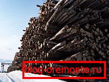 Depozit de lemn pentru procesare (fotografie) Depozit de lemn pentru procesare (fotografie)
