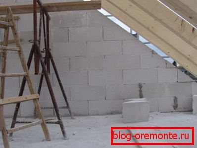 Crearea unei gable pe baza blocurilor de beton gazos Crearea unei gable pe baza blocurilor de beton gazos