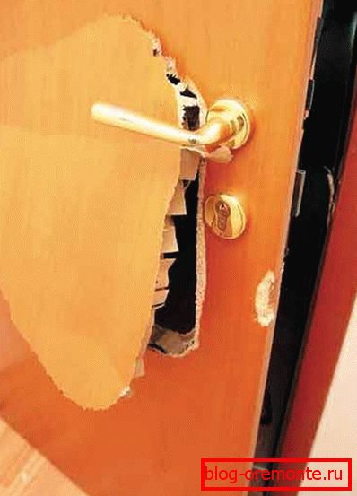 Ușile materialelor de calitate durează mai mult. Intrarea ușă din lemn cu propriile sale mâini