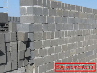 Zid construit cu beton cilindric Zid construit cu beton cilindric