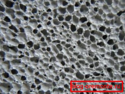 Structura de beton ultra-ușor și în special de beton ușor într-o secțiune Structura de beton ultra-ușor și în special de beton ușor într-o secțiune