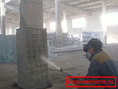 Acesta este cazul împușcării coloanei pentru fabricarea jachetelor din beton armat. Acesta este cazul împușcării coloanei pentru fabricarea jachetelor din beton armat.