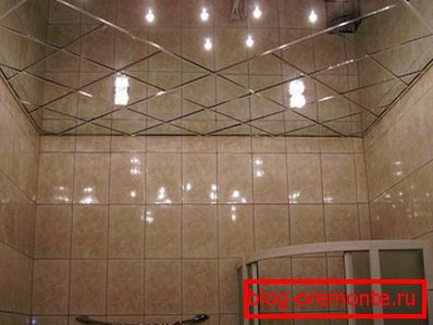 Grijă pentru tavan oglinda în baie este dificil Grijă pentru tavan oglinda în baie este dificil