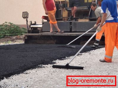 Așezați asfalt pe perna de moloz Așezați asfalt pe perna de moloz