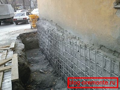 Consolidarea bazei coliviei de armare și a betonului. Consolidarea bazei coliviei de armare și a betonului.