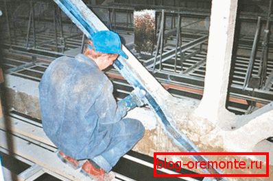 Încălzirea structurii de beton cu o placă compozită. Încălzirea structurii de beton cu o placă compozită.