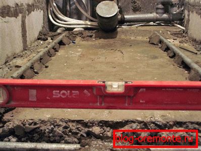 Instalarea farurilor sub șapă în toaletă